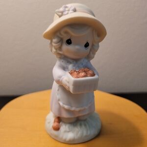 VTG Precious Moments, "You're the Berry Best", 1996, Enesco, Like New